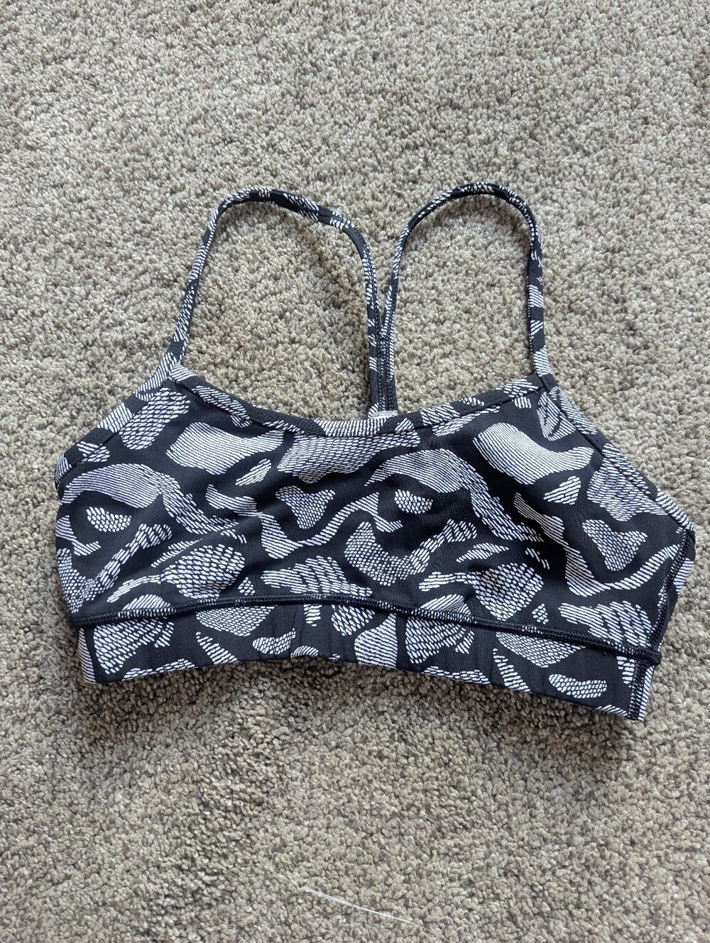 Lululemon Flow Y Back Black And White Bra Size 6